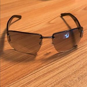 Black Gucci sunglasses